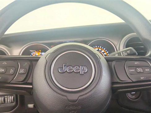 Used 2022 Jeep Wrangler Unlimited Sport AWD/4WD image 25