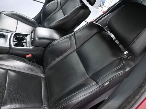 Used 2020 Dodge Charger SXT w/ Leather Interior Group RWD image 9