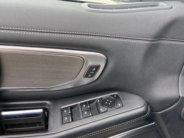 Used 2025 Ford Expedition Platinum AWD/4WD image 18
