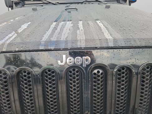 Used 2010 Jeep Wrangler Unlimited Islander image 15