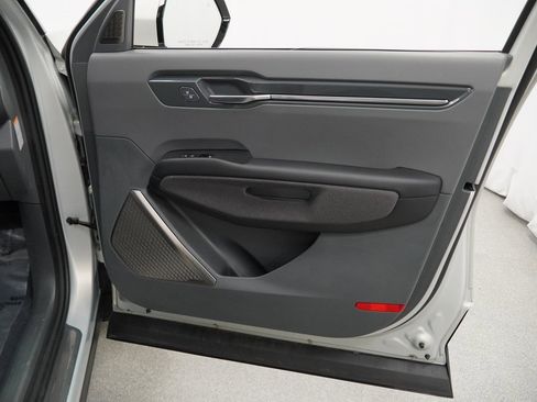 Used 2024 Kia EV9 Land image 52