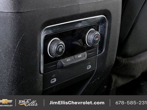 Used 2024 Chevrolet Suburban LT image 20