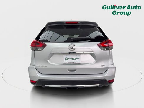 Used 2017 Nissan Rogue SV w/ SV Premium Package image 7