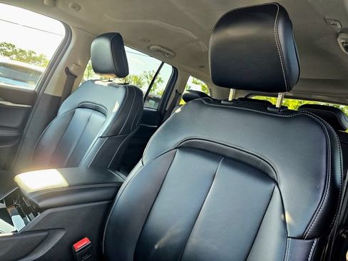 Used 2023 Jeep Grand Cherokee Limited w/ Black Appearance Package AWD/4WD image 19