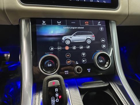 Used 2020 Land Rover Range Rover Sport HST image 29