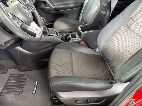 Used 2018 Nissan Rogue SV w/ Premium Package FWD image 10