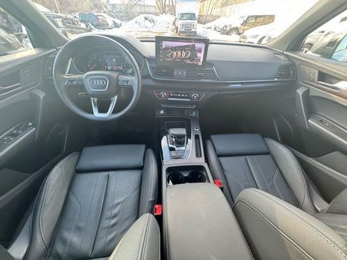 Certified 2025 Audi Q5 2.0T Premium image 27