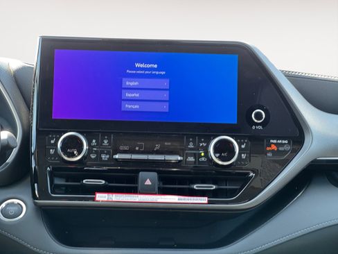 New 2026 Toyota Highlander Limited AWD/4WD image 14