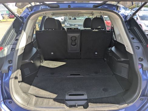 Used 2017 Nissan Rogue S image 25