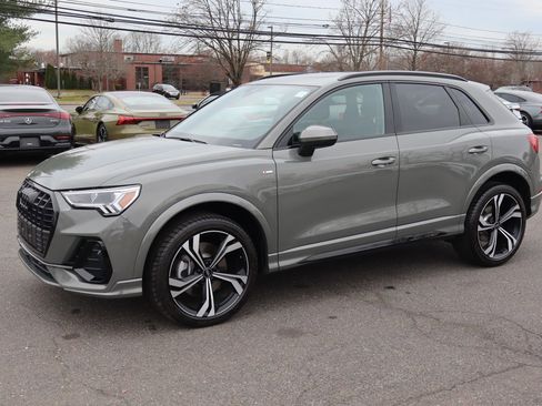 Used 2024 Audi Q3 2.0T Premium Plus w/ Premium Plus Package image 2