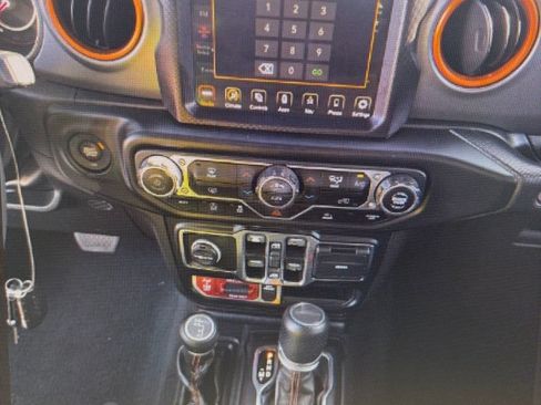 Used 2022 Jeep Gladiator Mojave w/ LED Lighting Group AWD/4WD image 9