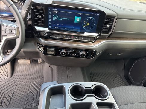 Used 2025 Chevrolet Silverado 1500 LT image 17