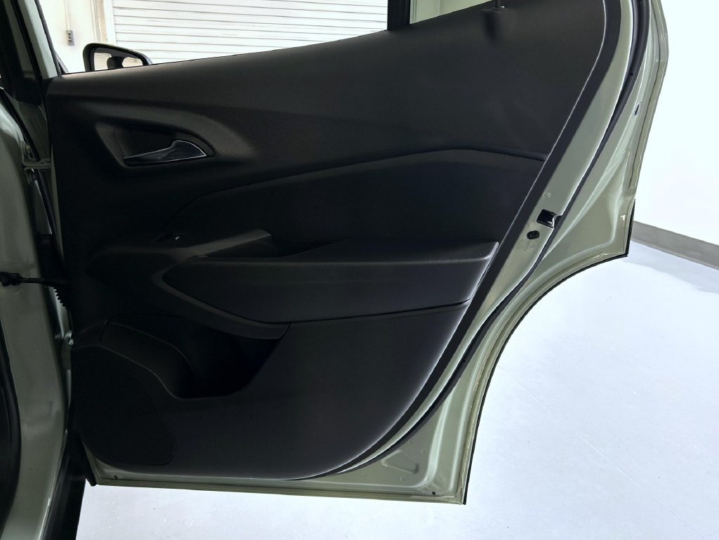 Certified 2025 Chevrolet Trax ACTIV FWD image 18