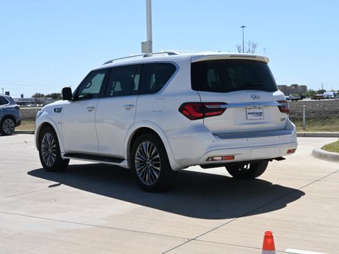 Used 2018 INFINITI QX80 4WD w/ Driver Assistance Package image 7