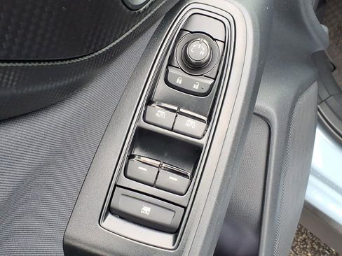 Used 2018 Subaru Crosstrek 2.0i Premium w/ Eyesight System image 13