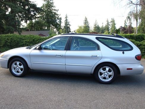 Used 2005 Ford Taurus SE FWD image 12