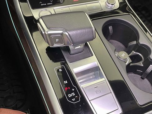 Used 2020 Audi Q8 Prestige w/ Prestige Package image 34