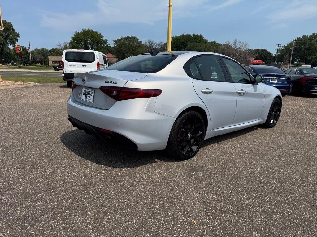 Used 2020 Alfa Romeo Giulia AWD w/ Quick Order Package 22J Sport image 4