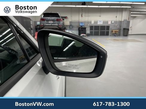 New 2026 Volkswagen Tiguan SE R-Line image 7