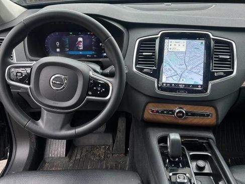 Used 2023 Volvo XC90 B6 Plus w/ Protection Package image 7