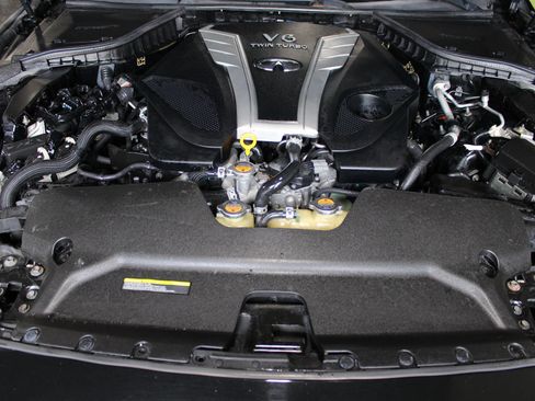 Used 2018 INFINITI Q50 Luxe w/ Essential Package (3.0T Luxe) AWD/4WD image 37