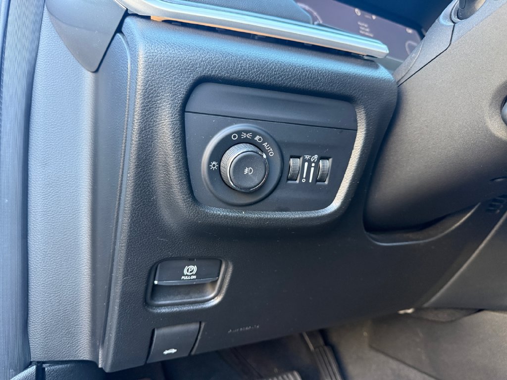 Used 2024 Jeep Grand Cherokee L Limited w/ Luxury Tech Group II AWD/4WD image 13
