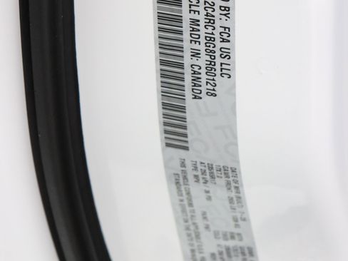 Used 2023 Chrysler Pacifica Touring-L FWD image 33