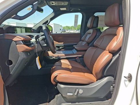New 2026 Lincoln Navigator L Reserve AWD/4WD image 6