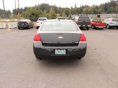 Used 2016 Chevrolet Impala LT FWD image 6