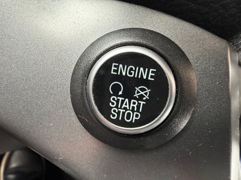 Used 2019 Ford Escape SE FWD image 30