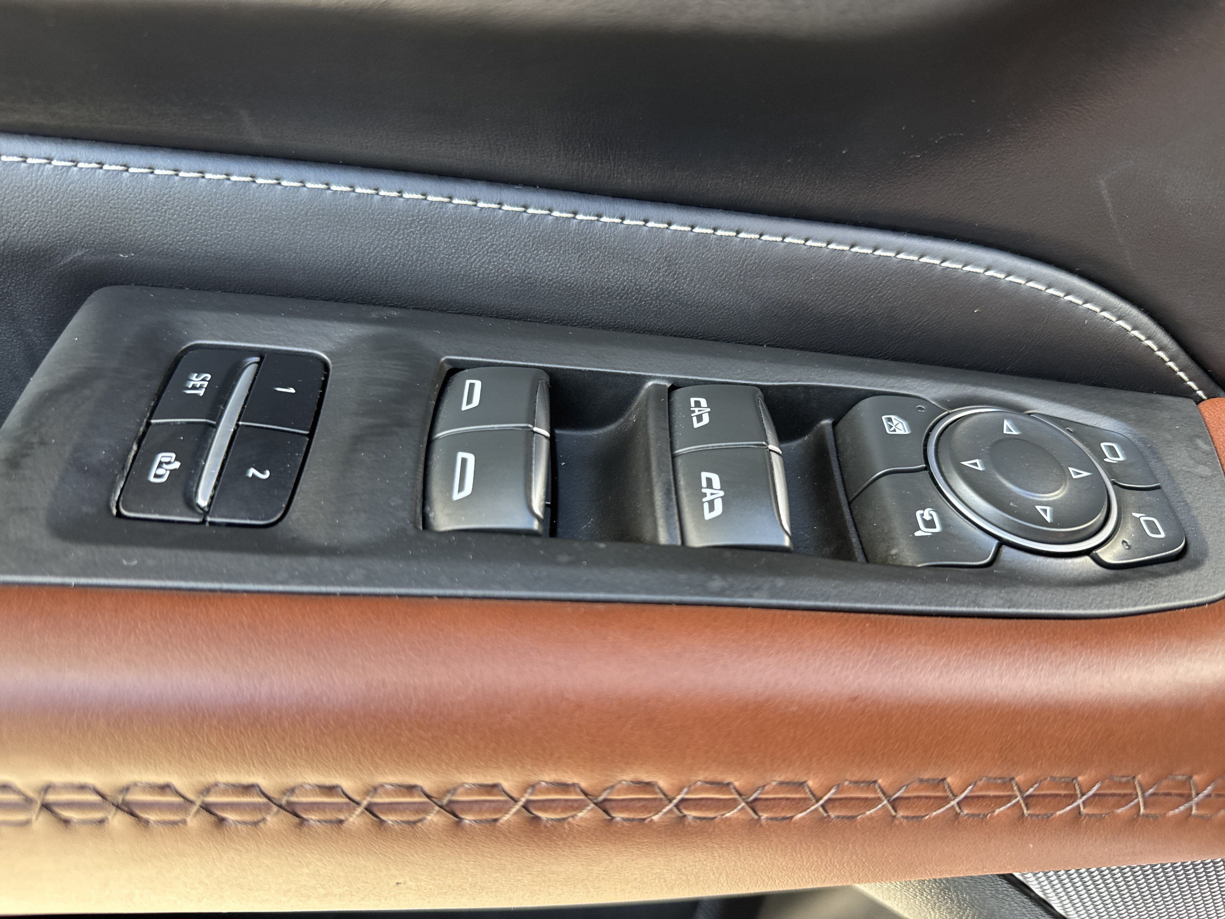 Used 2023 GMC Yukon XL Denali Ultimate w/ LPO, Floor Liner Package AWD/4WD image 15
