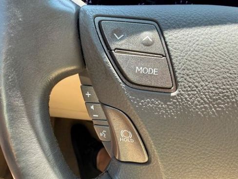 Used 2010 Lexus LS 460 AWD w/ Comfort Pkg image 26