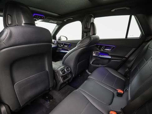 Used 2025 Mercedes-Benz GLC 350e 4MATIC image 20