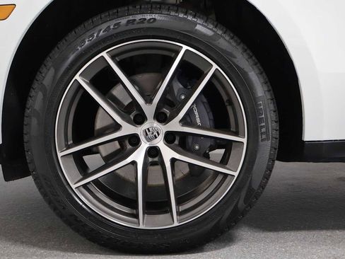 Used 2026 Porsche Macan AWD/4WD image 40