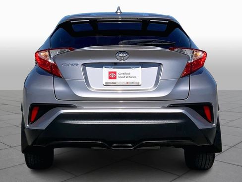 Used 2020 Toyota C-HR Limited image 5