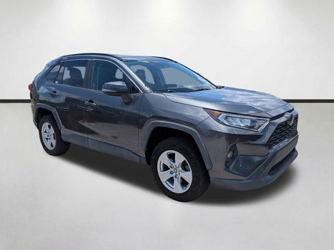 Used 2019 Toyota RAV4 XLE FWD image 1