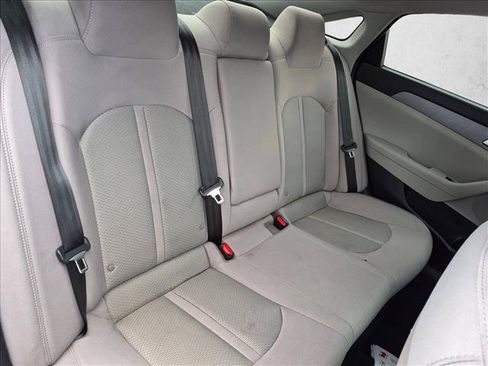 Used 2018 Hyundai Sonata SE FWD image 17