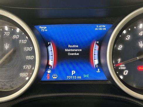 Used 2018 Maserati Ghibli RWD image 11