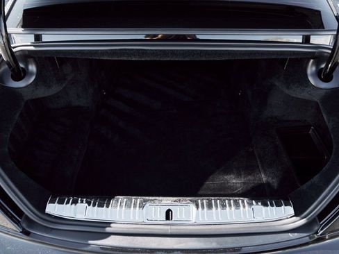 Used 2015 Rolls-Royce Wraith image 20