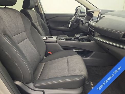 Used 2025 Nissan Rogue SV AWD/4WD image 9