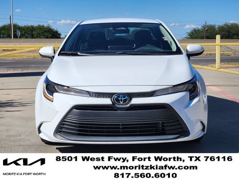 Used 2023 Toyota Corolla LE FWD image 2