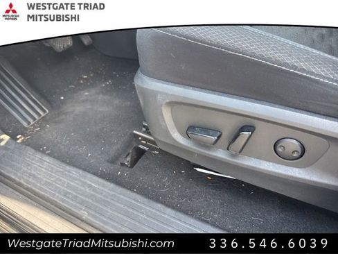 Used 2022 Nissan Pathfinder SV image 19