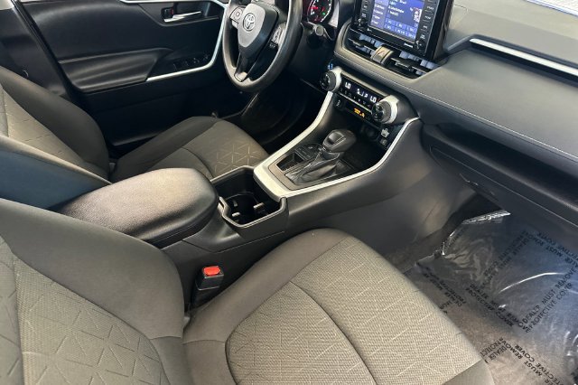 Used 2022 Toyota RAV4 XLE FWD image 18