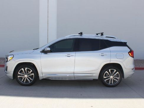 Used 2020 GMC Terrain Denali w/ Denali Premium Package AWD/4WD image 8