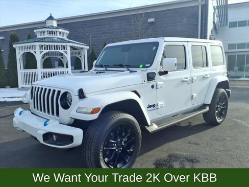 Used 2021 Jeep Wrangler Unlimited Sahara image 2
