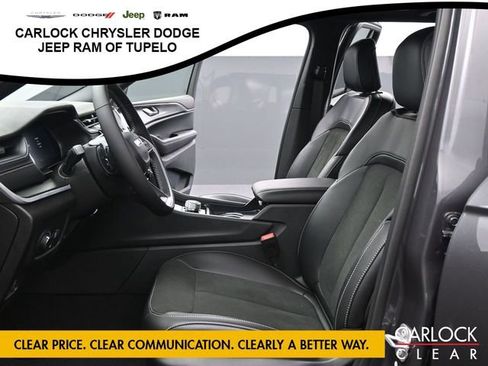 New 2025 Jeep Grand Cherokee Altitude image 9