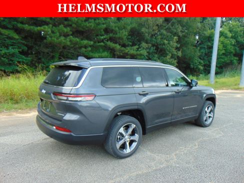 Certified 2024 Jeep Grand Cherokee L Limited w/ Luxury Tech Group II image 14