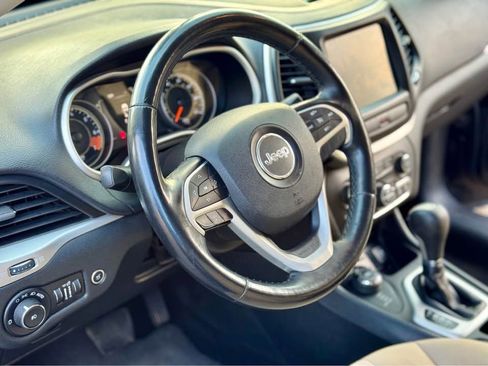 Used 2015 Jeep Cherokee Latitude w/ Comfort/Convenience Group image 10