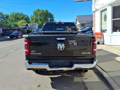 Used 2019 RAM 1500 Laramie AWD/4WD image 7