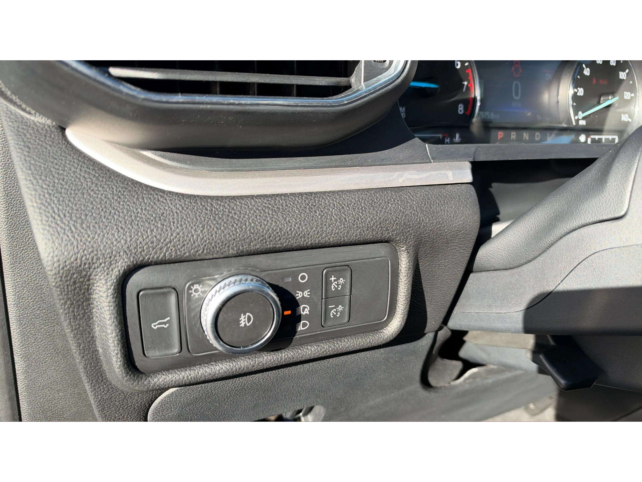 Used 2022 Ford Explorer XLT w/ Equipment Group 202A AWD/4WD image 22